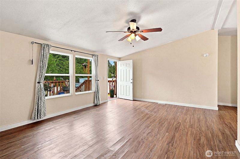 4th image of 902 Timber Lane
