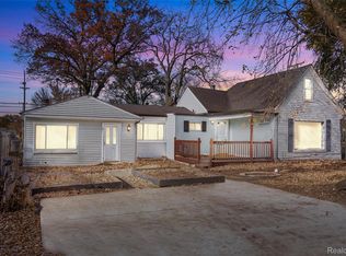 11254 Lincoln St, Taylor, MI 48180