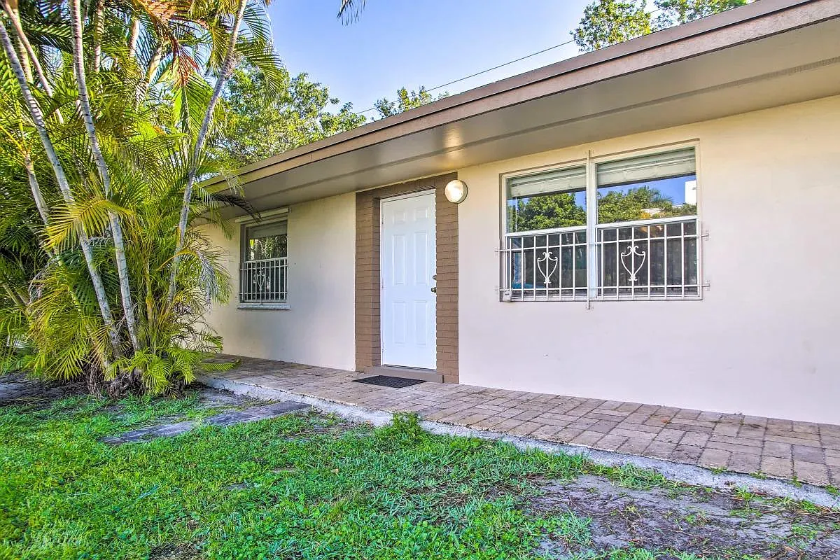 2 bed, 800 sqft, $2,100 — Photo 3