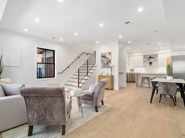 12 Shailer St #1, Brookline, MA 02446
