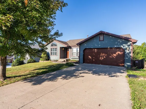 2429 Via Linda Dr, Lawrence, KS 66047