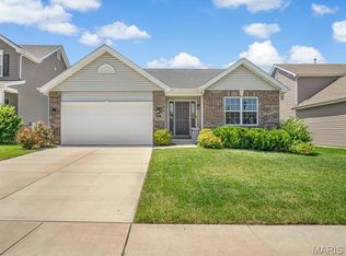 307 Palisades Ct, Saint Charles, MO 63301