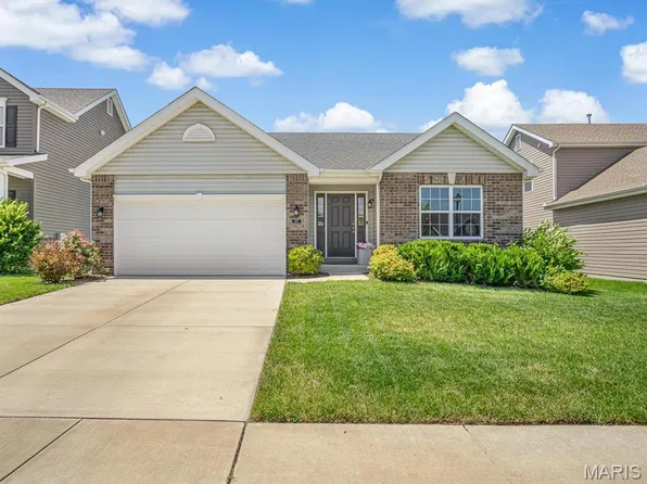 307 Palisades Ct, Saint Charles, MO 63301