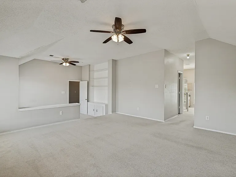 3900 Columbus Dr — Photo 30