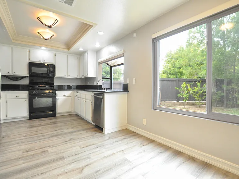 283 Heathcliff Pl — Photo 6
