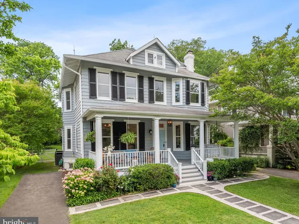 6812 Delaware St, Chevy Chase, MD 20815