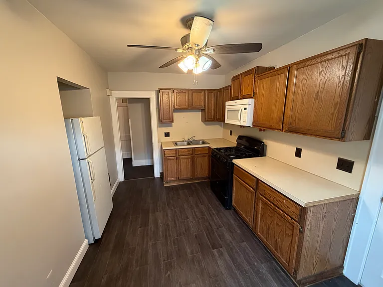 2129 James St #2 — Photo 5