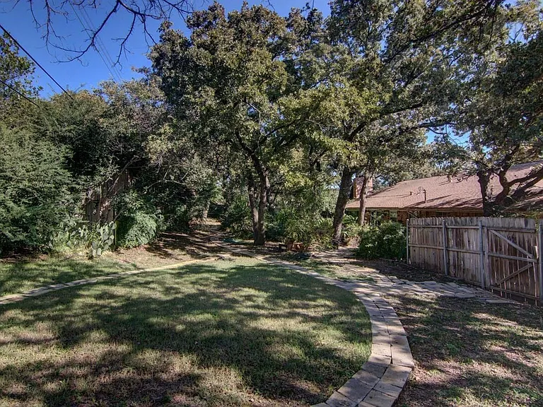 1202 Tanglewood Trl — Photo 19