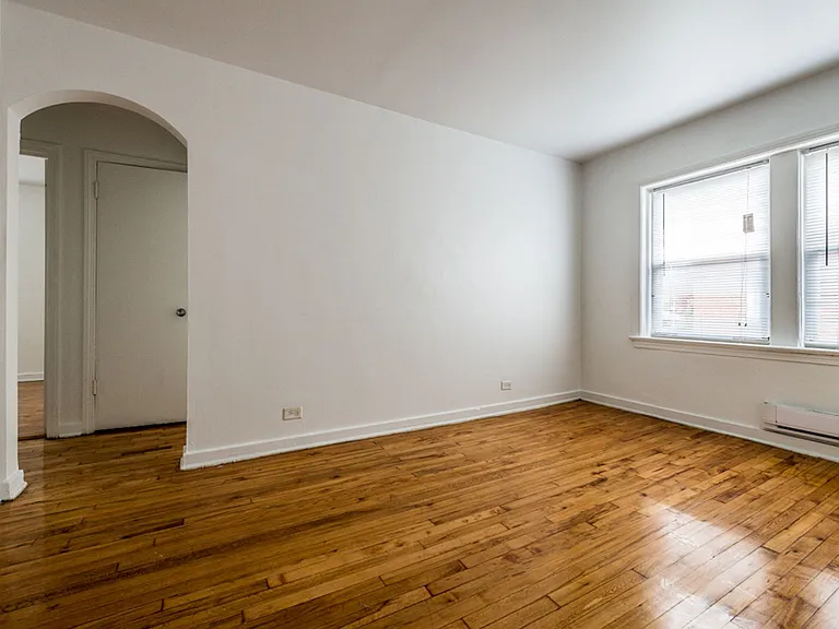 6125 S Wabash — Photo 15