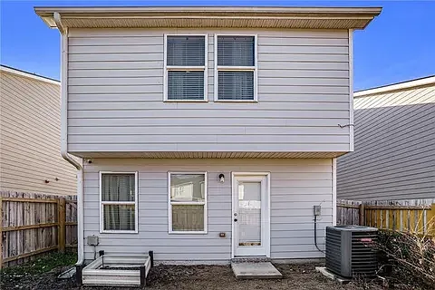 2137 Belmont Cir — Photo 25