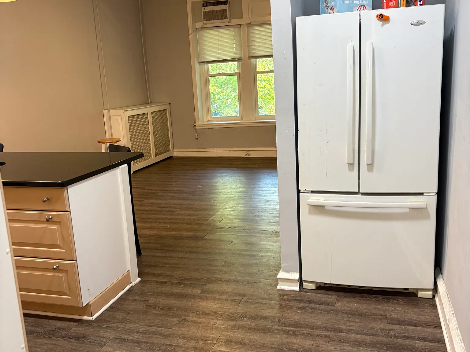 2 bed, 1000 sqft, $1,975 — Photo 4