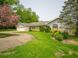 931 Meadow Hill Dr, Menomonie, WI 54751