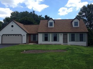 27 Longenecker Rd, Lititz, PA 17543