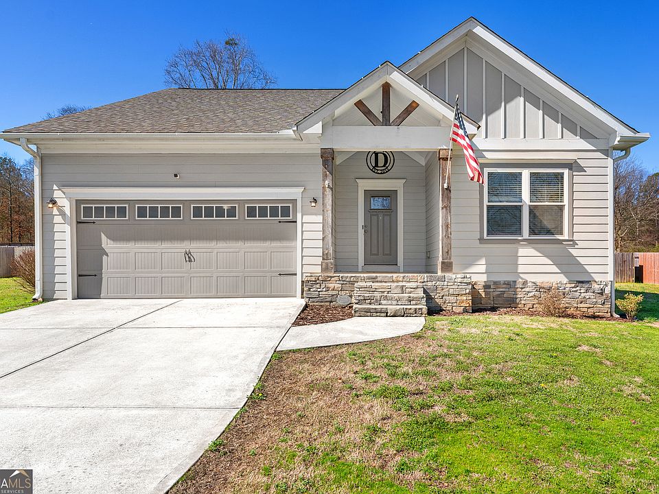 1st image of 529 N Point Cir