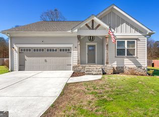 529 N Point Cir, Hartwell, GA 30643