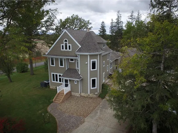 351 370th Ave, Grinnell, IA 50112