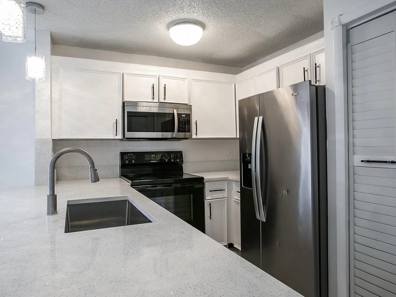 3 bed, 2.5 bath, 1500 sqft, $3,200 — Photo 4