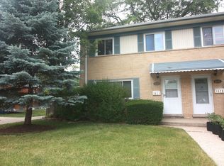 1624 Greenwood Rd, Glenview, IL 60026