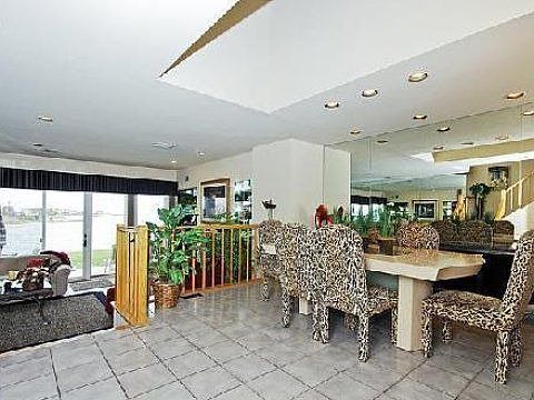 3rd image of 3 Victoria Dr #3