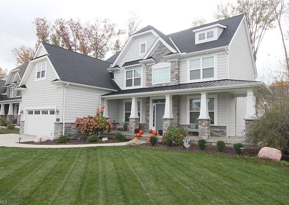 1st image of 32685 Albion Dr