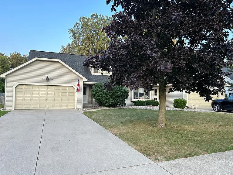 686 Plainfield Ct #1 — Photo 1