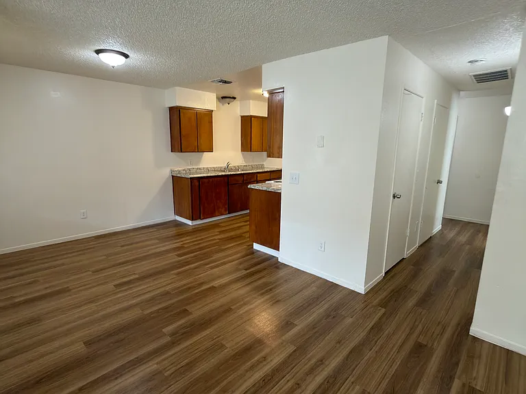 36 S Rogers Ln #201 — Photo 1