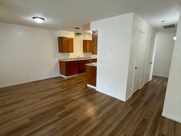 36 S Rogers Ln, Fresno, CA