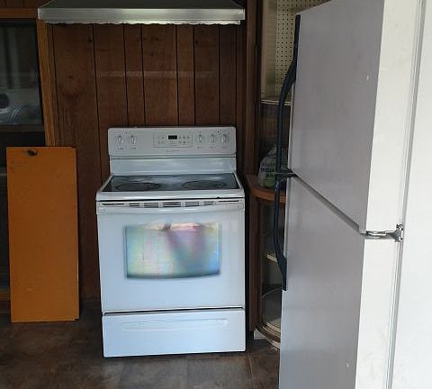 4th image of 211 Burlington Ave