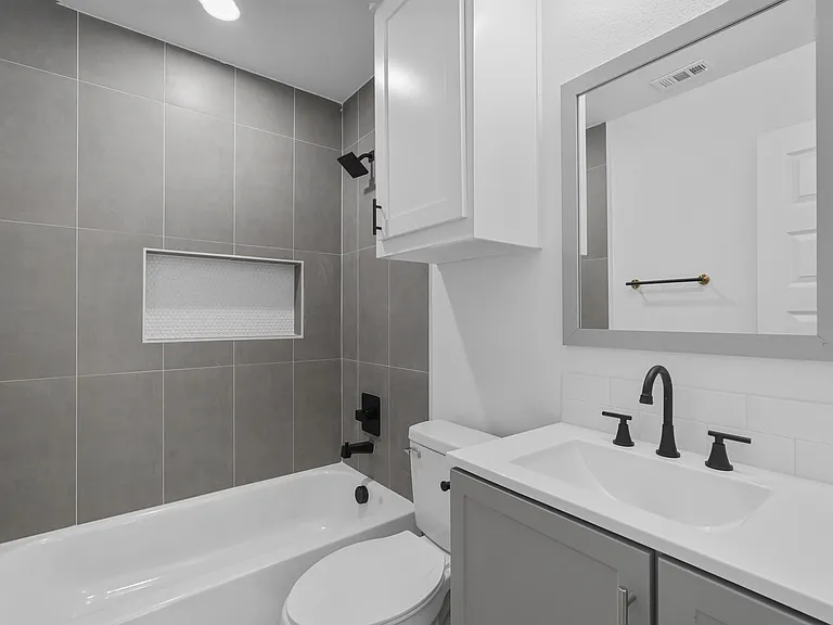 2217 Sayle St #B — Photo 15