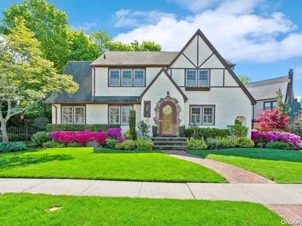 375 Brower Avenue, Rockville Centre, NY 11570