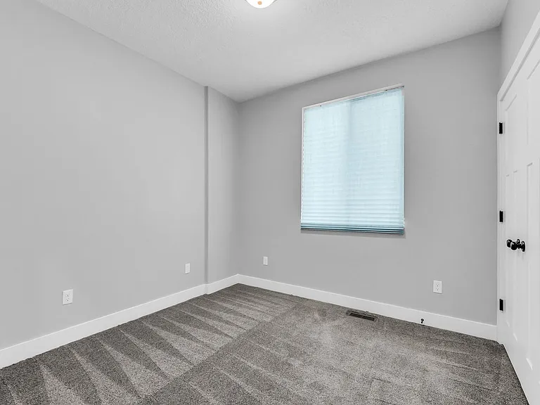 1133 E 3150 N — Photo 12