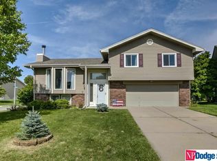 15618 Decatur Cir, Omaha, NE 68118