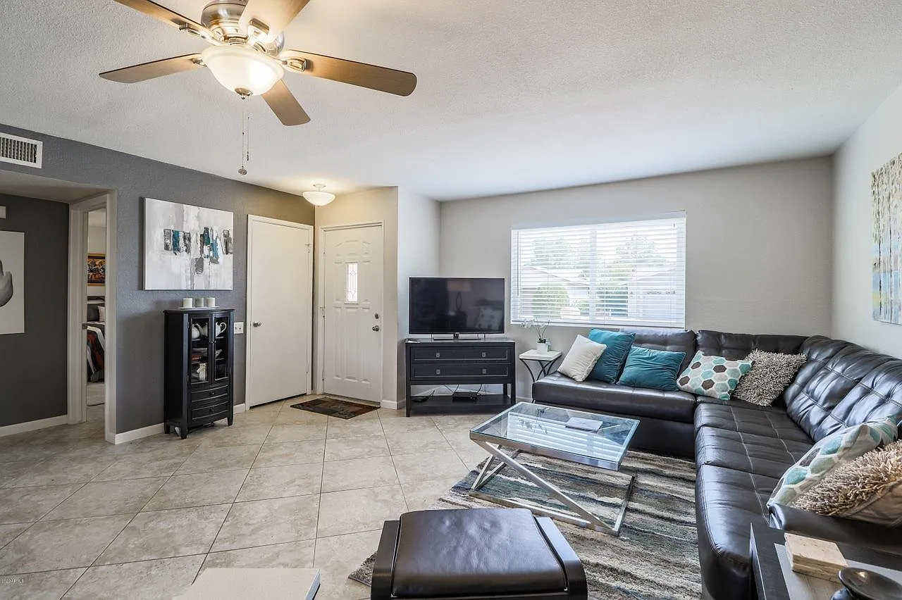 2 bed, 1021 sqft, $2,375 — Photo 4