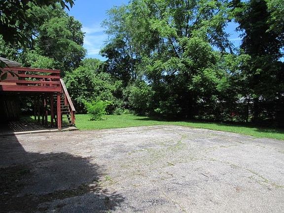4th image of 15 Breckenridge Blvd