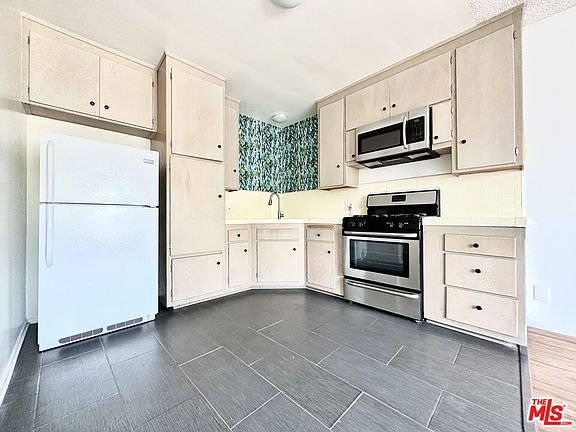 3rd image of 127 Loma Vista St APT 8