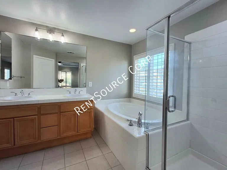 25361 Playa Serena Dr — Photo 32