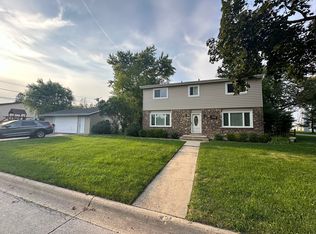 409 E Fullerton Ave, Elmhurst, IL 60126