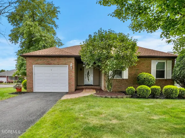 6 Phaeton Lane, Marlboro, NJ 07746