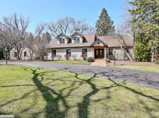 2807 Red Barn Rd, Crystal Lake, IL 60012