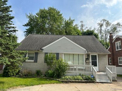 13121 W Eleven Mile Rd, Huntington Woods, MI, 48070
