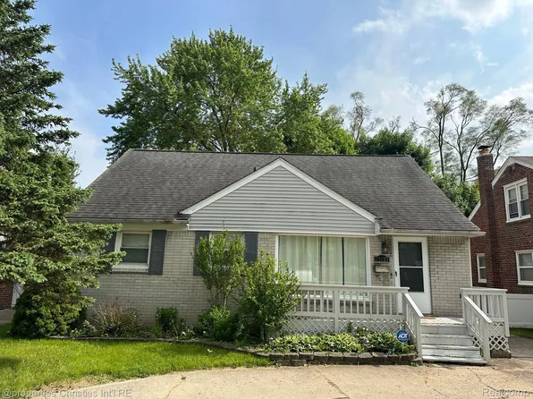 13121 W Eleven Mile Rd, Huntington Woods, MI 48070