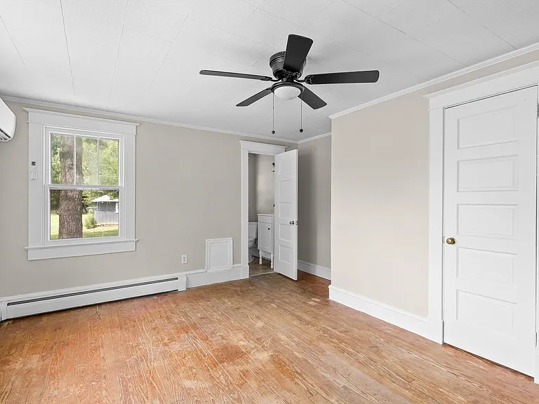 149 Beach Rd — Photo 16