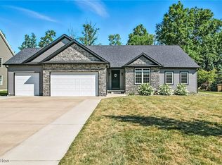 106 Flora Ct SE, Warren, OH 44484