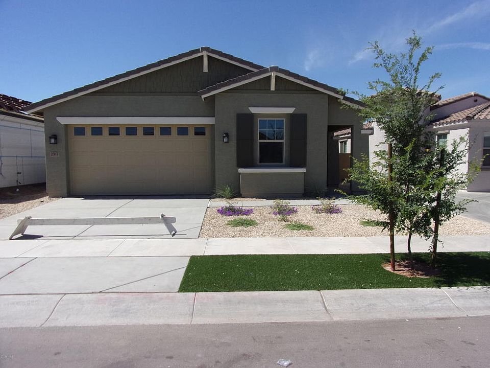 1st image of 2917 E Wayland Dr