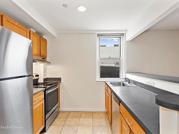 2nd image of 2737 27th St APT 1F