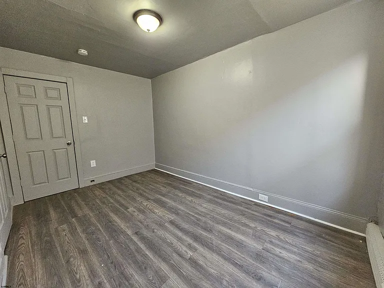 709 Adriatic Ave — Photo 10