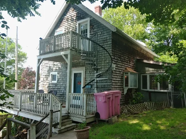30-30R Highland St, Gloucester, MA 01930