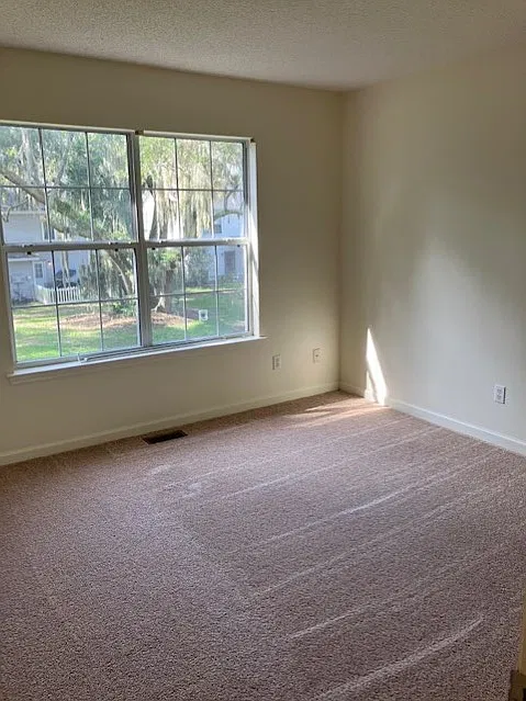 2 bed, 1.5 bath, 1050 sqft, $1,600 — Photo 4
