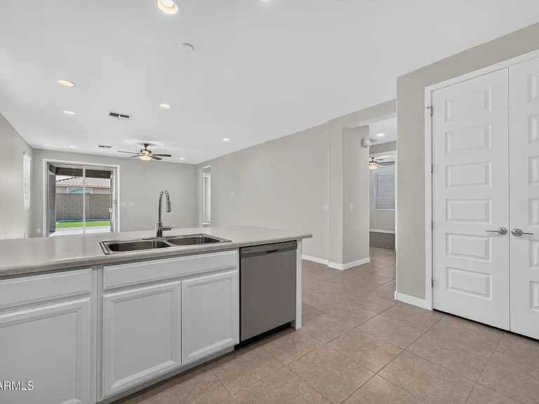 3737 S 64th Ln — Photo 10