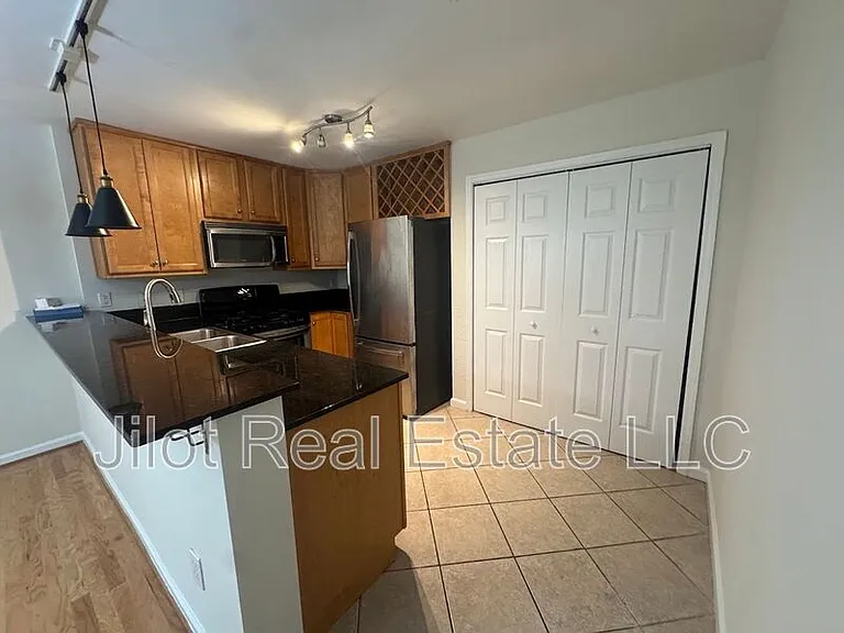 1445 Monroe Dr NE #C38 — Photo 8